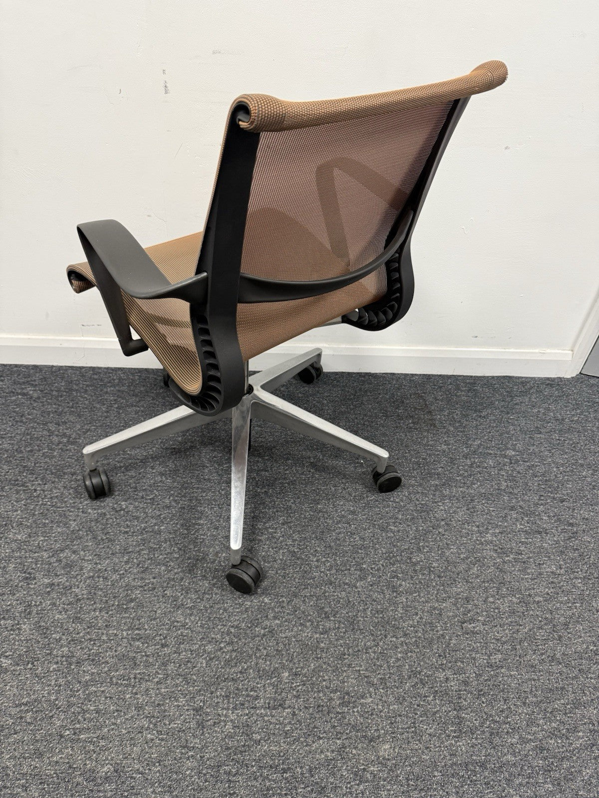 Herman Miller Setu Executive Task Chair in Hot Copper (Canyon)