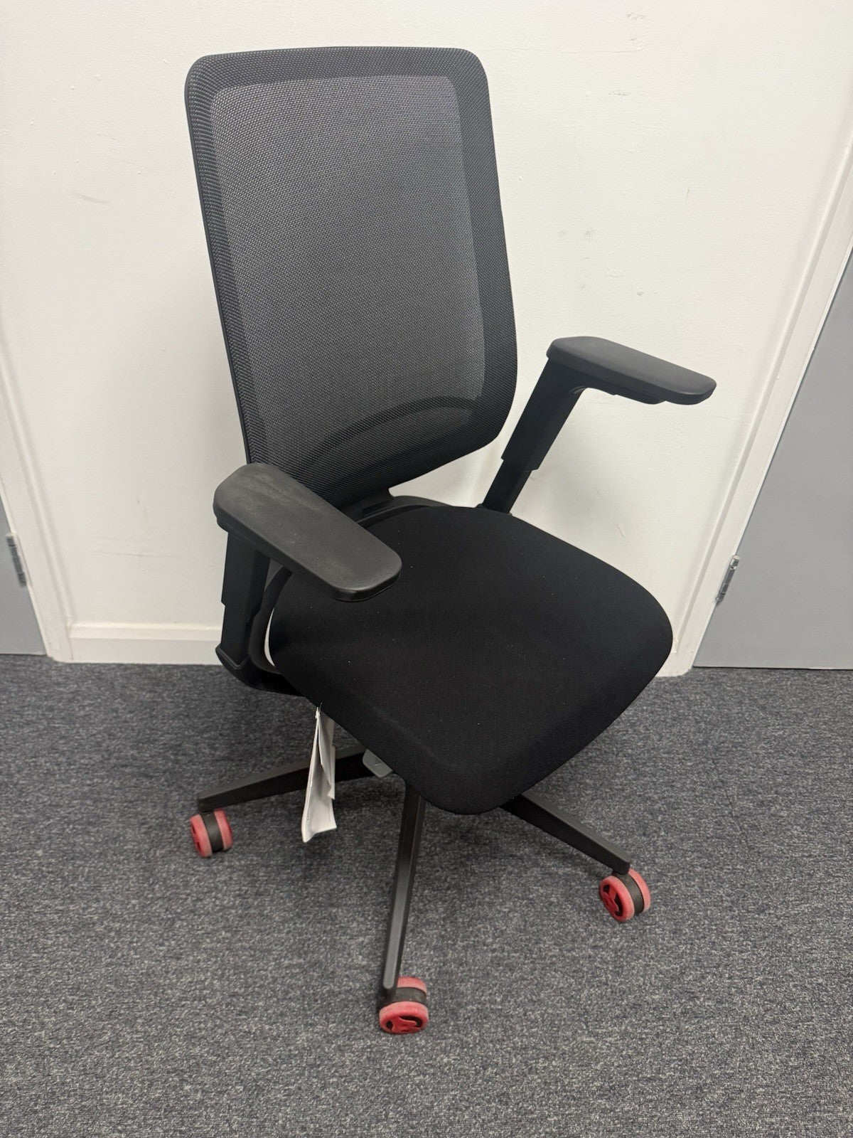 Sedus Se:Flex Swivel Office Chair with Plastic Armrests Black Seat and Back Only