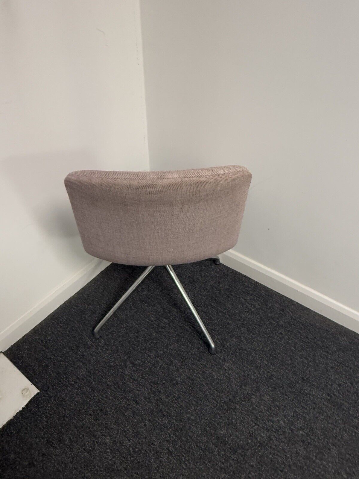 ORANGEBOX CUBB 04 Conference Chair in 8 Fabric Colours