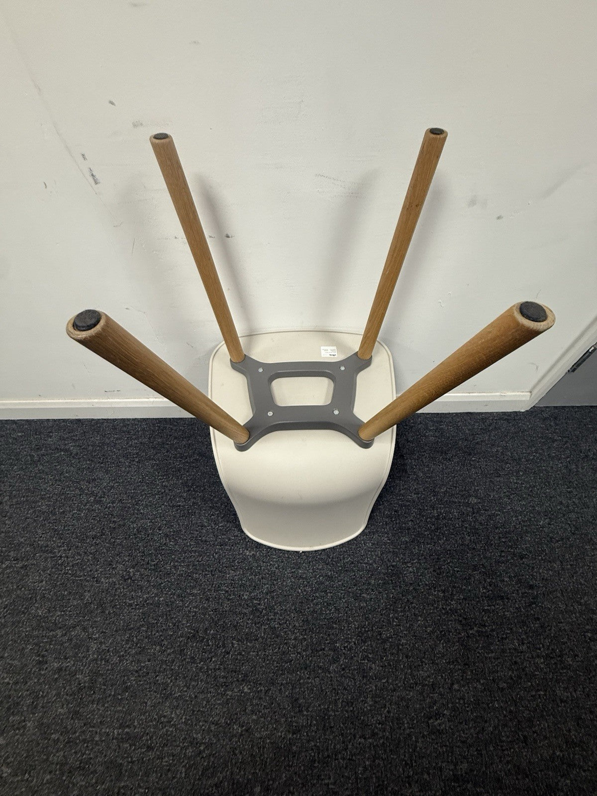 Vitra Hal Dining Chair 2019 In Warm Grey In Excellent Condition Free Delivery