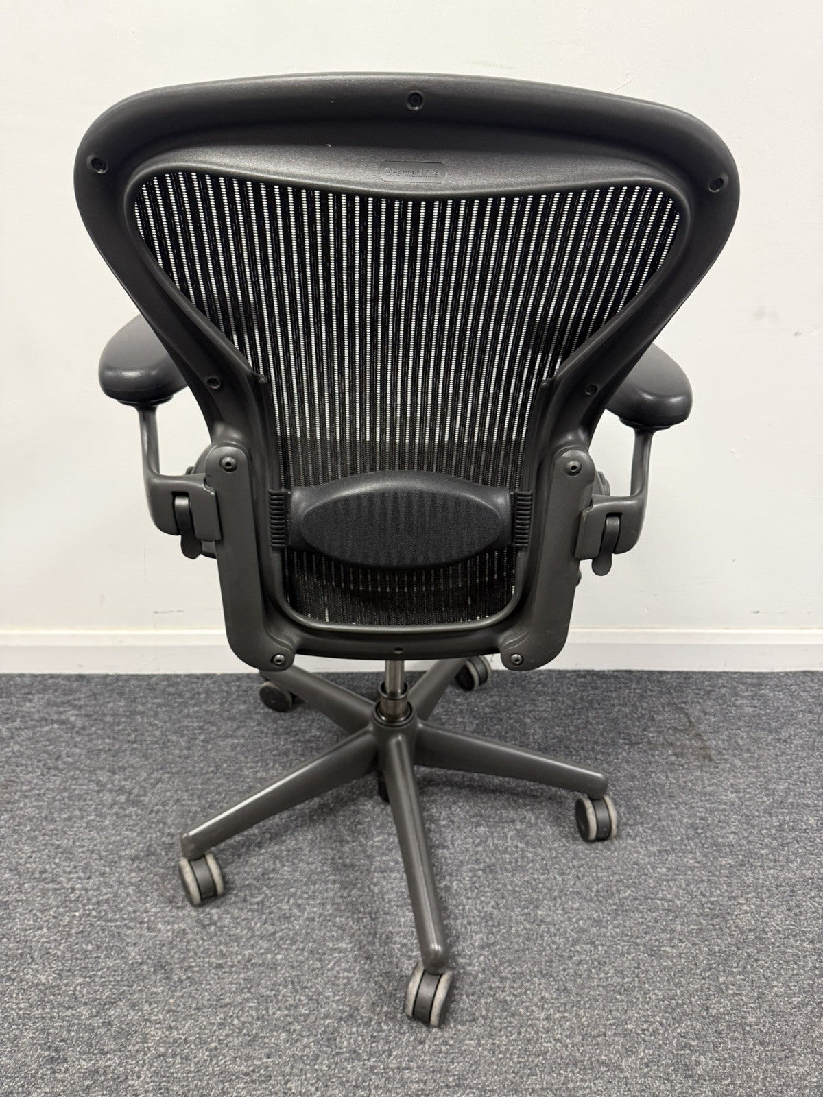 Herman Miller Aeron Size B full spec