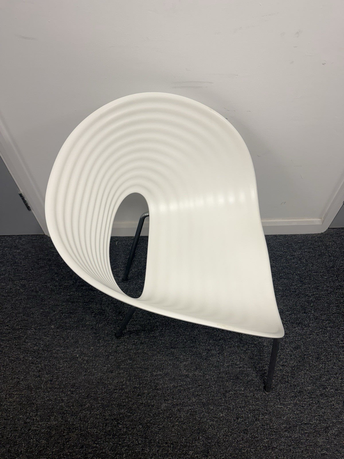 Vitra Tom Vac Chair by Ron Arad – White – Original Designer Chair