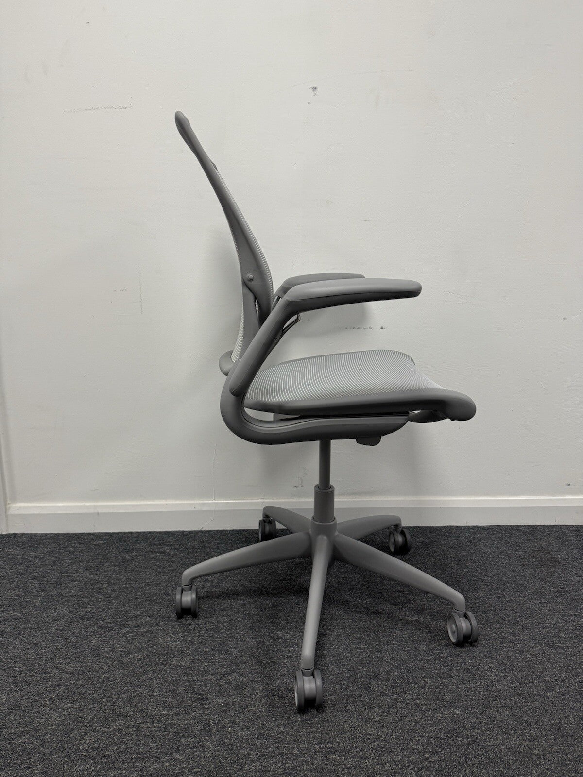 HUMANSCALE Diffrient World Office Swivel Task Chair Ergonomic Grey