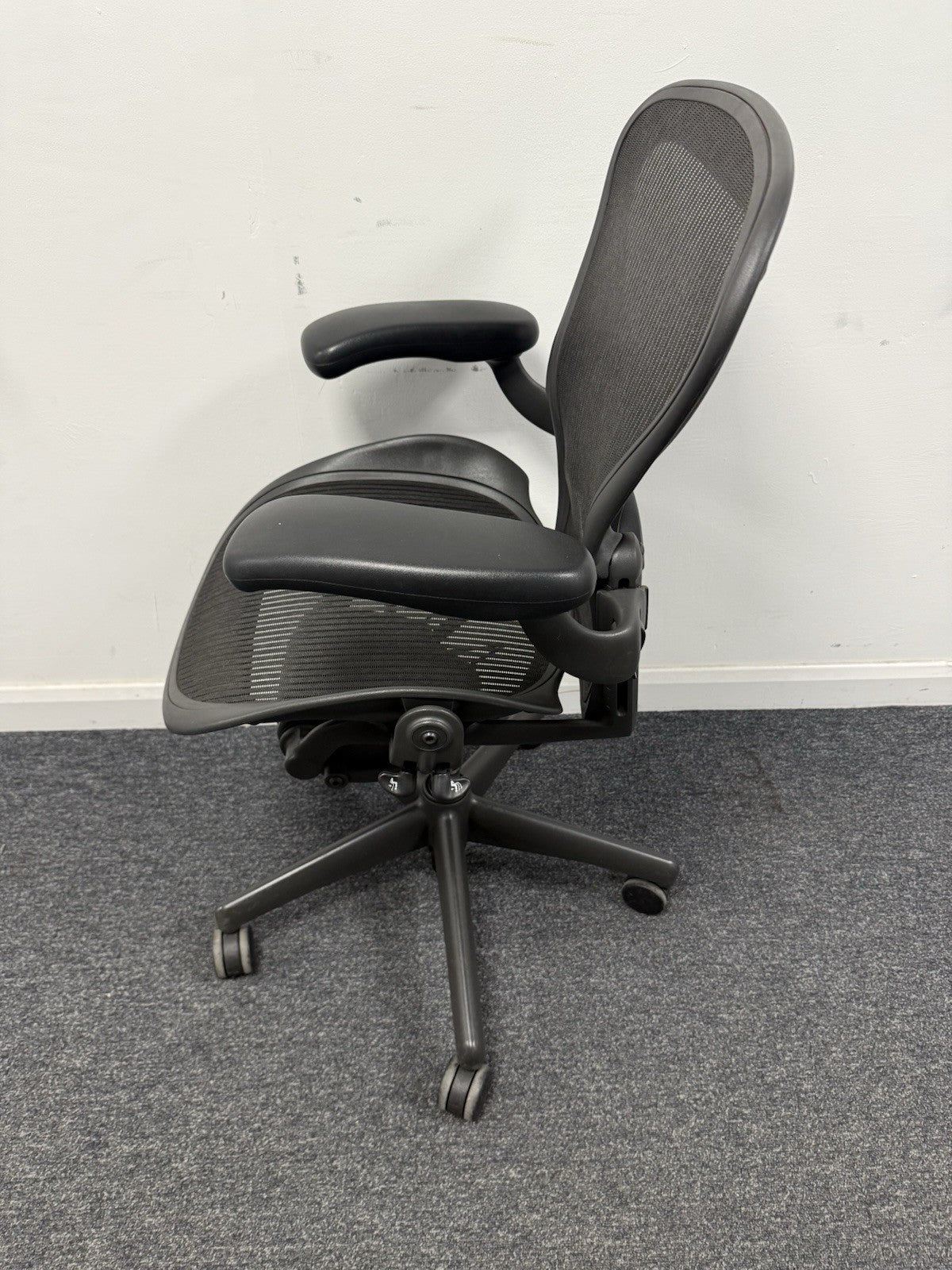 Herman Miller Aeron Size A In Graphite