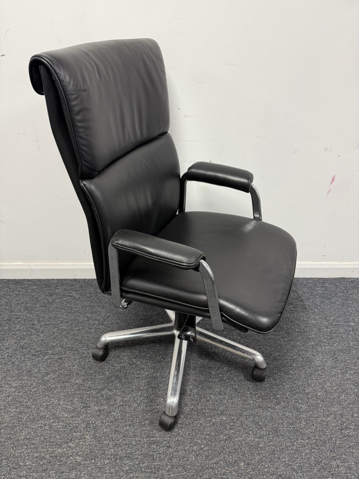 Boss Design Delphi High Back Leather Executive Chair – Premium Executive Seating