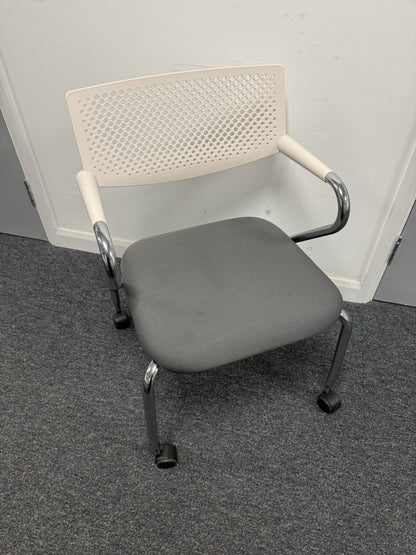 Vitra Visaroll Chairs – Set of 4 – Stacking / Mobile – Office / Meeting Chairs