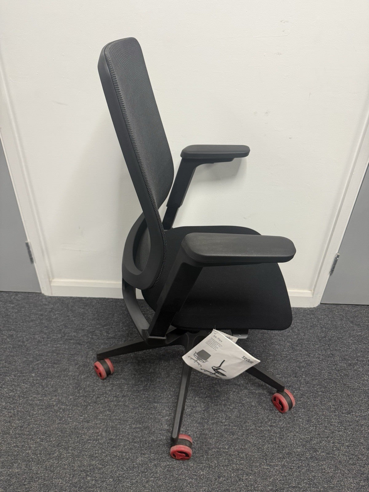 Sedus Se:Flex Swivel Office Chair with Plastic Armrests Black Seat and Back Only