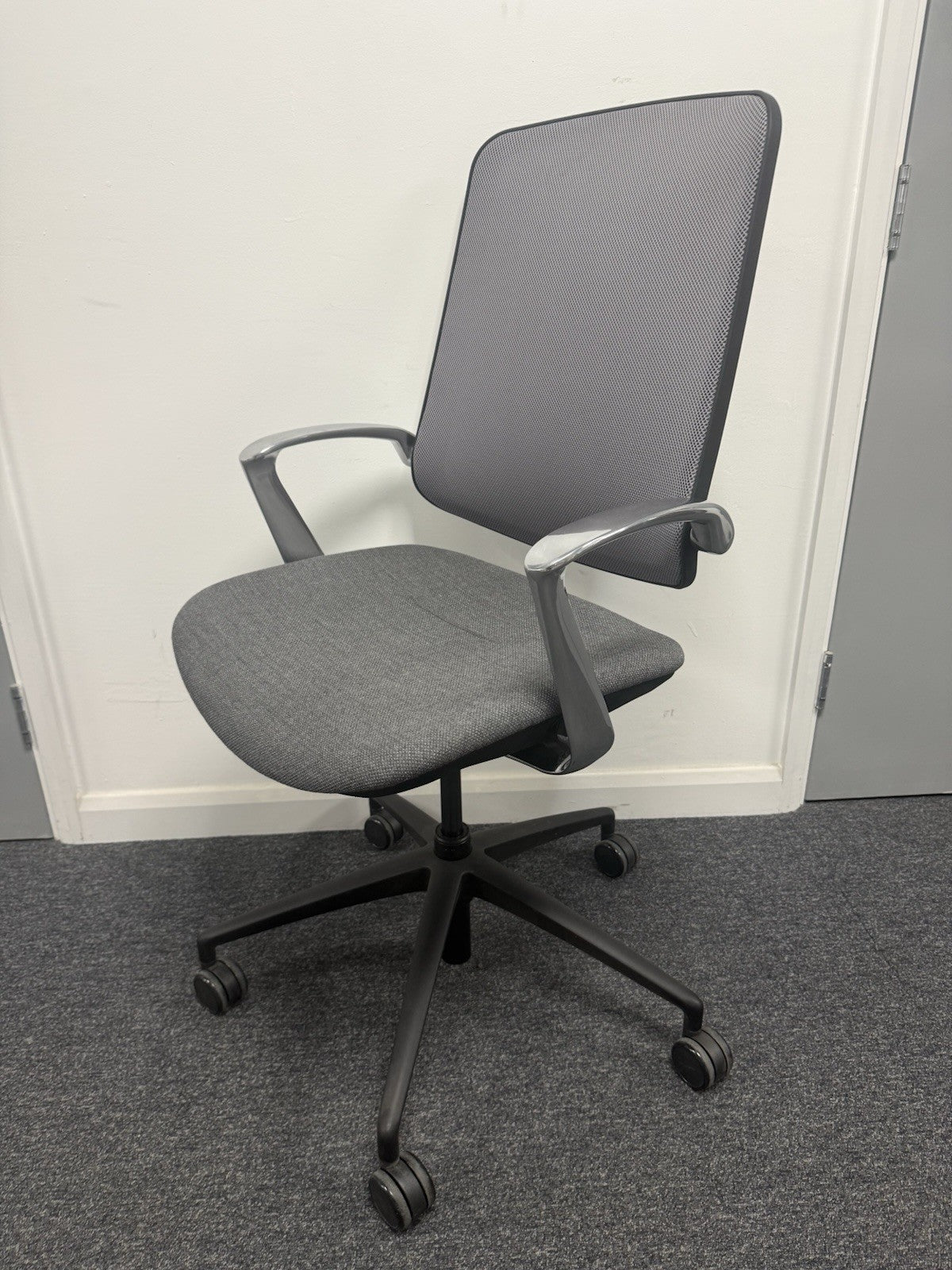 Boss Design Trinetic Dynamic Office Task Chair, Upholstered Seat Cancelled Order