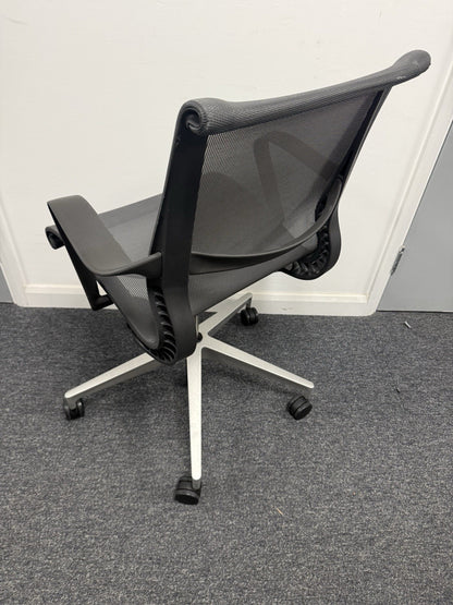 Herman Miller Setu Executive Chair – Black – Excellent Condition