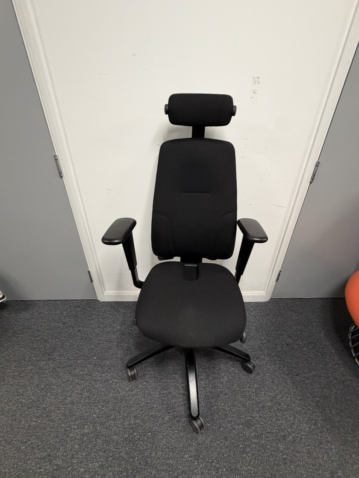 RH Logic 220 Ergo Office Chair Headrest Coccyx Seat Fully Adjustable Chair Black