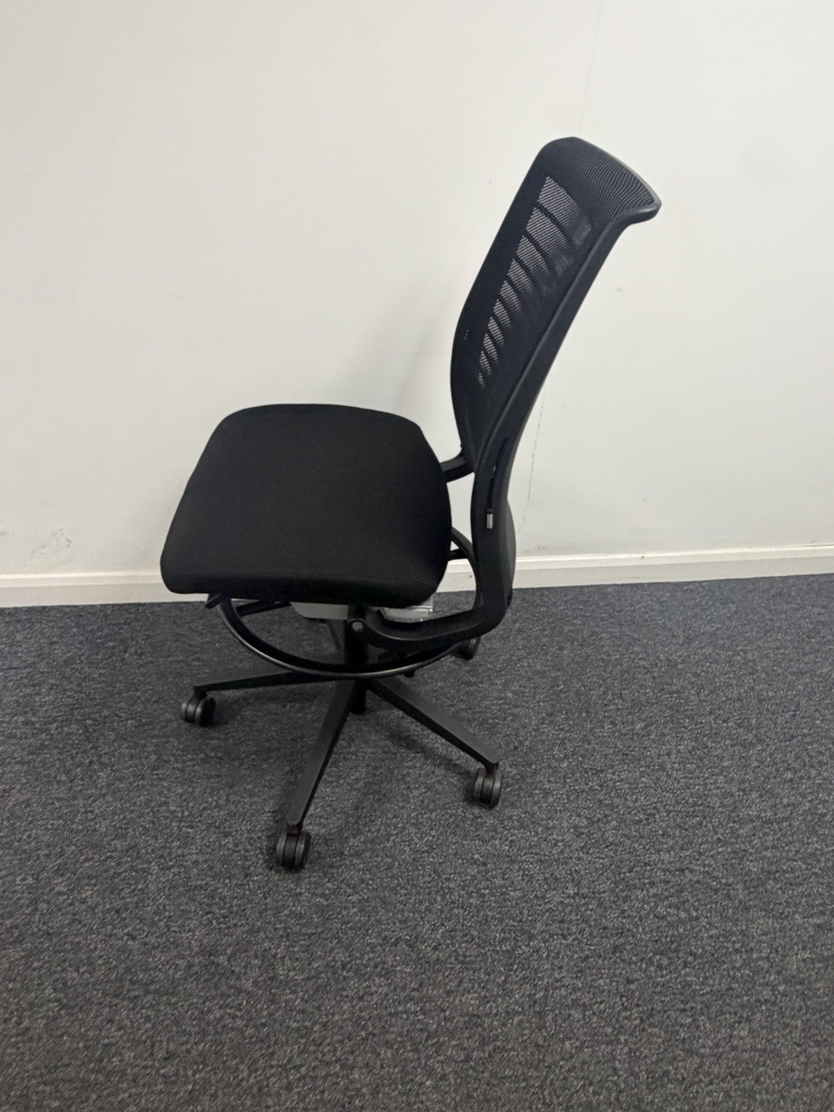 Steelcase Think V2 Draughtsman Chair Black Mesh Ergonomic Office Laboratory VGC