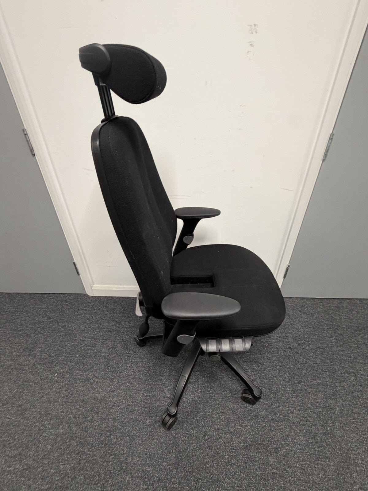 RH400 Ergo Chair with Coccyx Support Comfortable, Adjustable Excellent Condition