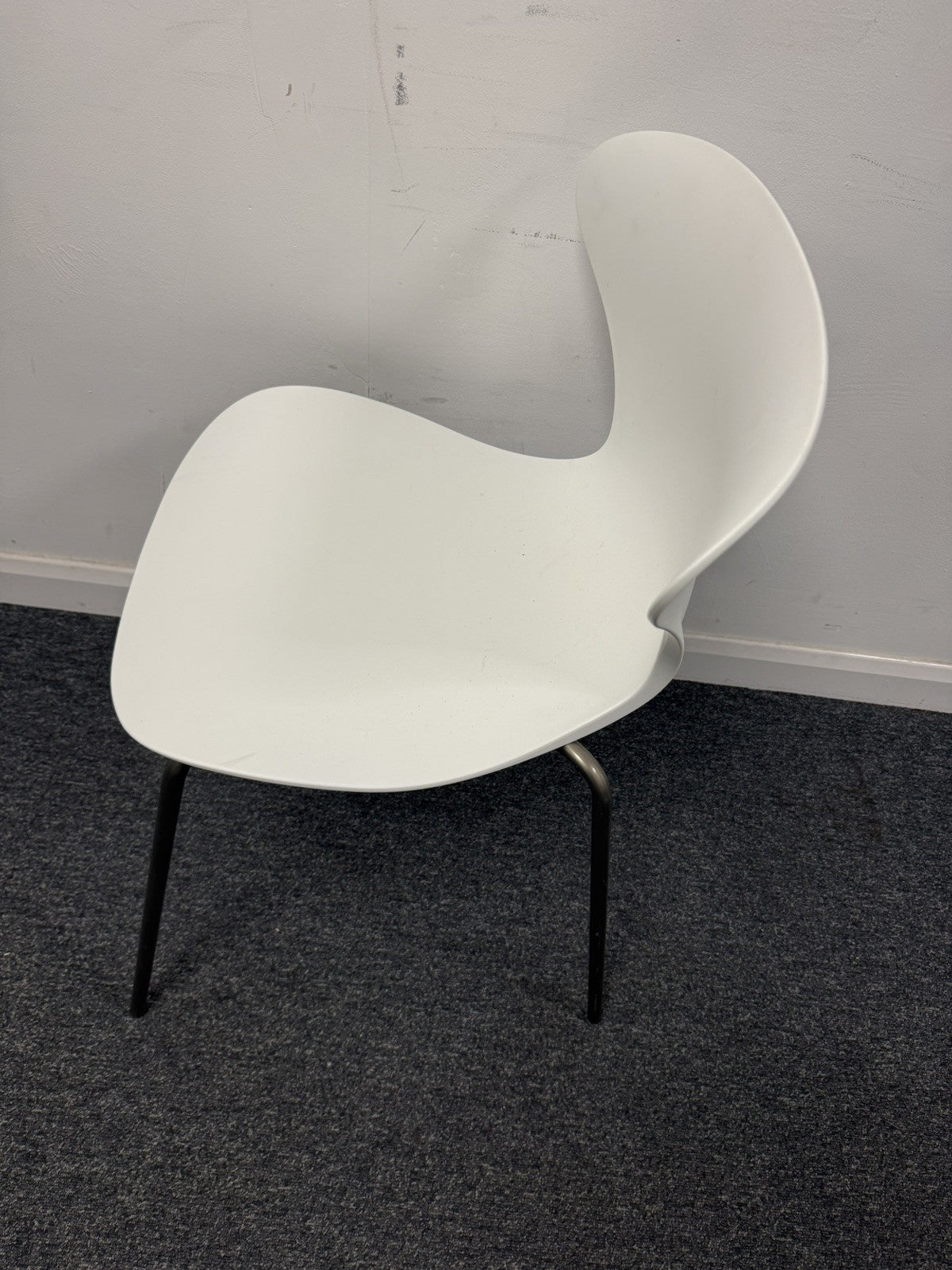 Frovi Ego Stacking Chairs – White Seat Shell – Modern Office / Conference