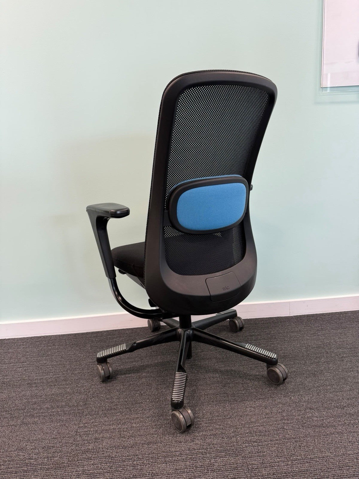 HÅG H05 8500 Ergonomic Office Chair Black Mesh Back Adjustable Task Chair