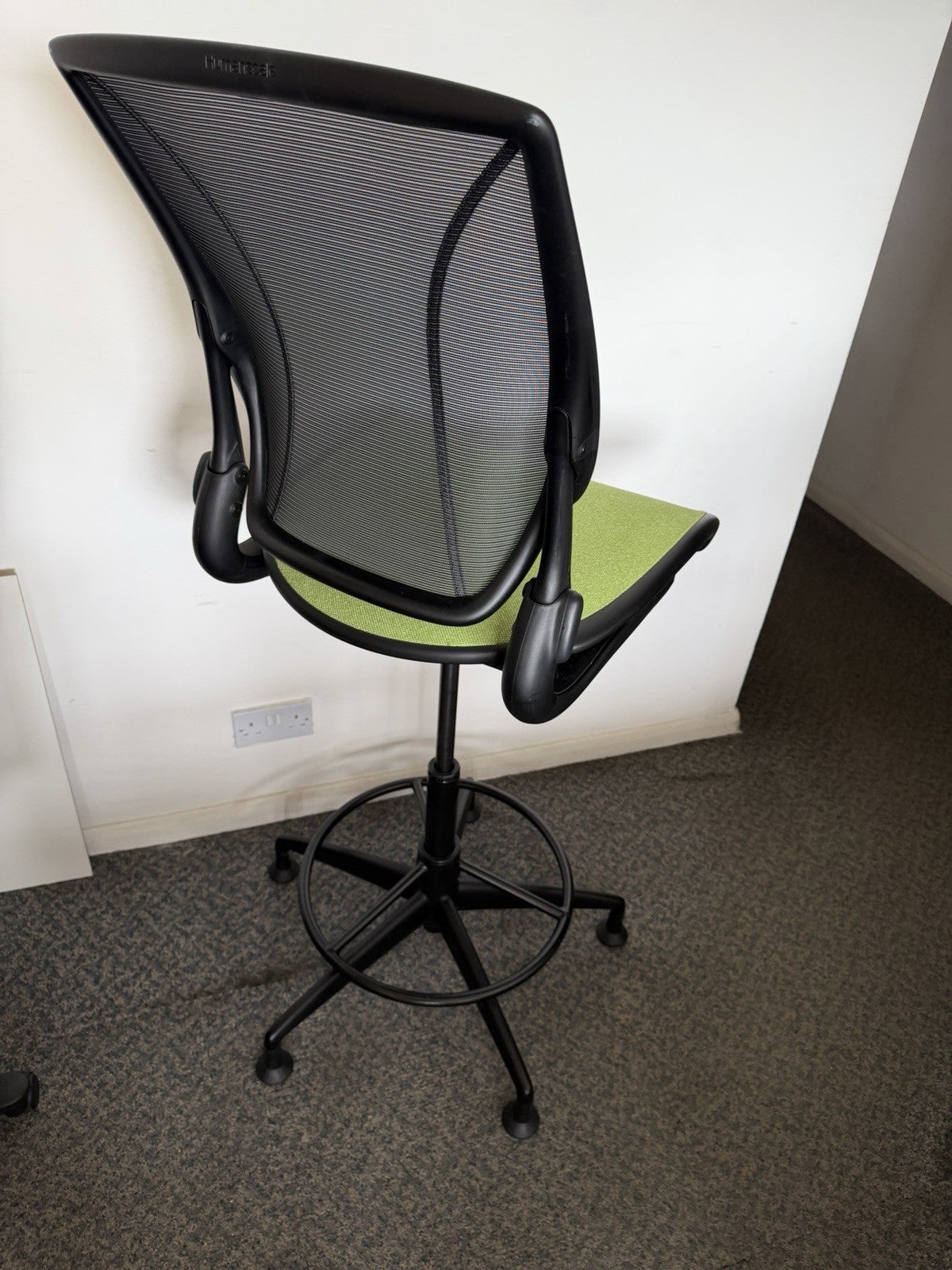 Humanscale Diffrient World Drafting Chair Mesh Back Green Seat Adjustable