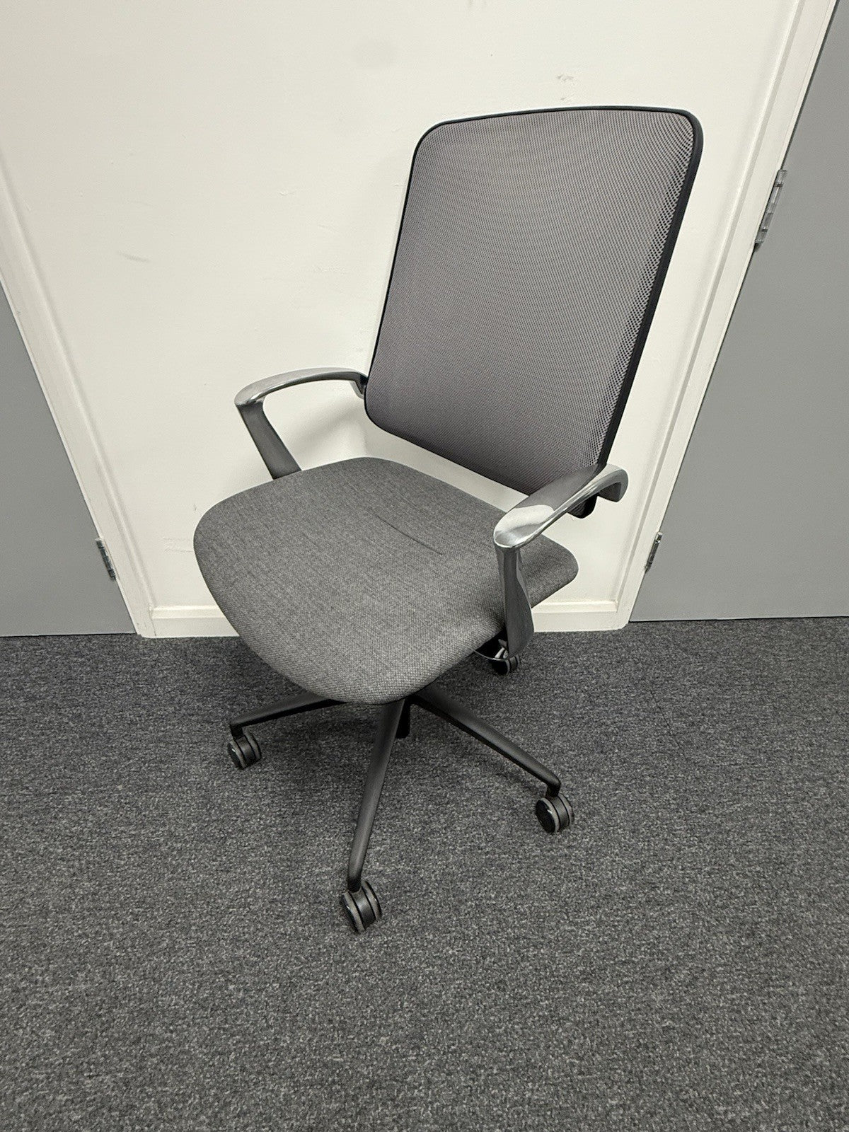 Boss Design Trinetic Dynamic Office Task Chair, Upholstered Seat Cancelled Order