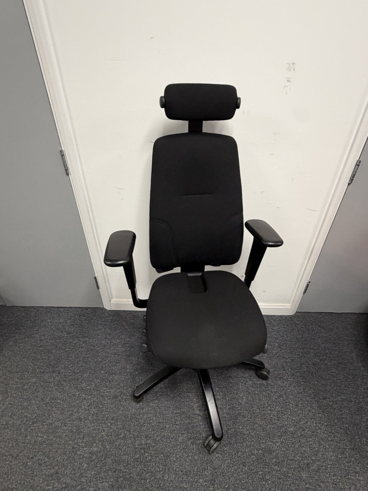 RH Logic 220 Ergo Office Chair Headrest Coccyx Seat Fully Adjustable Chair Black