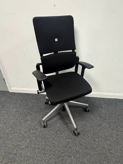 Steelcase Please V2 Executive task ChairFinished in Xtreme Havana Black