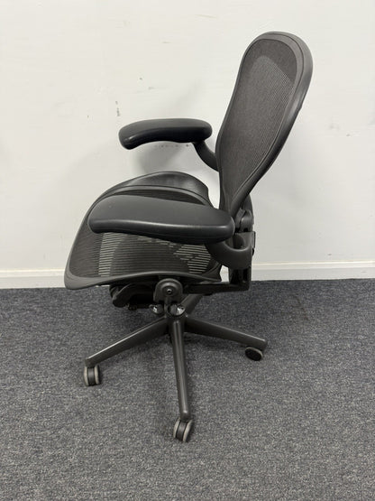 Herman Miller Aeron Size B  full spec 