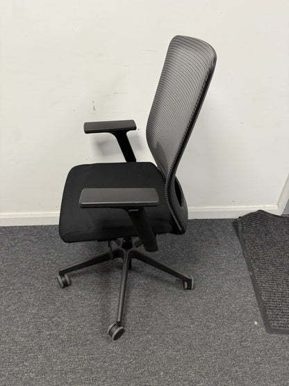 Verco Max 1_AA Hi Back Task Chair With Height Adjustable Arms