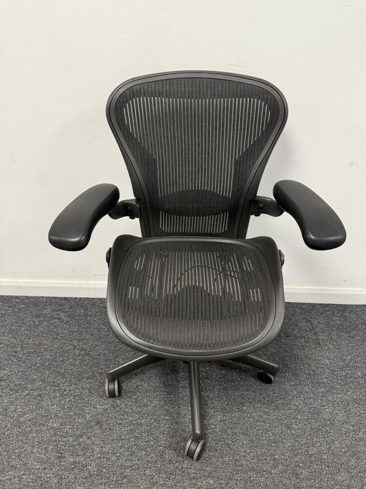 Herman Miller Aeron Size B  full spec 