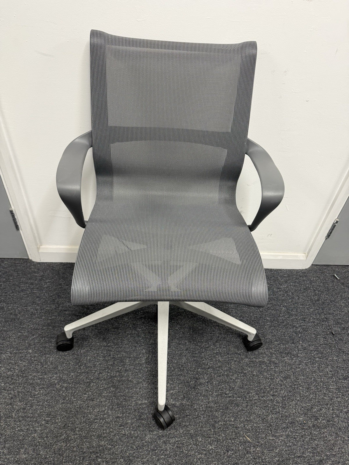 Herman Miller Setu Office Chair – Grey Mesh Ergonomic Design Excellent Condition