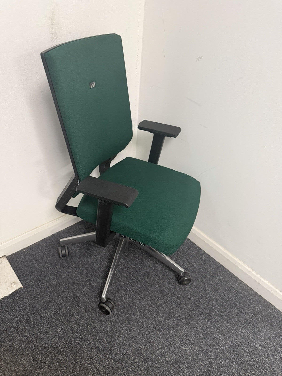 Elite i-Sit Green Ergonomic Office Task Chair | Adjustable Arms | Swivel