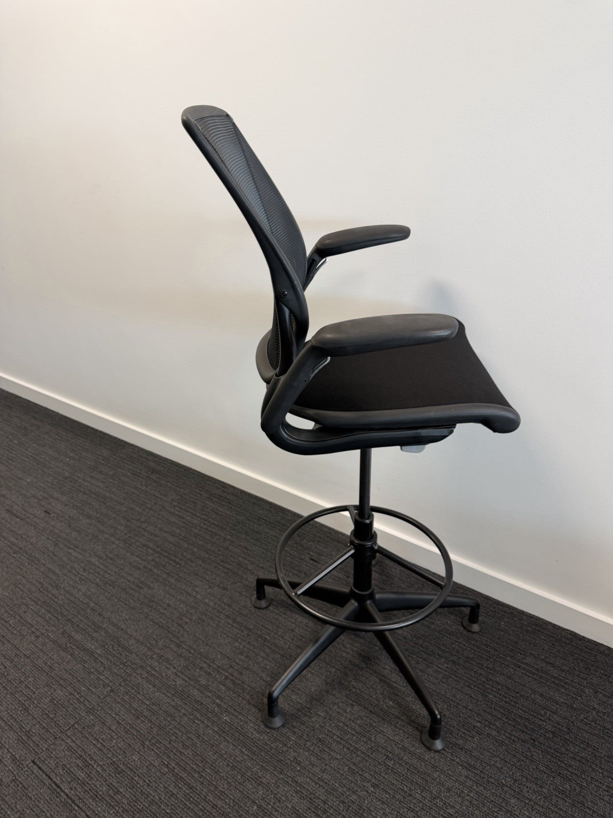 Humanscale Diffrient World Draughtsman Chair Ergonomic Office Stool Mesh Black