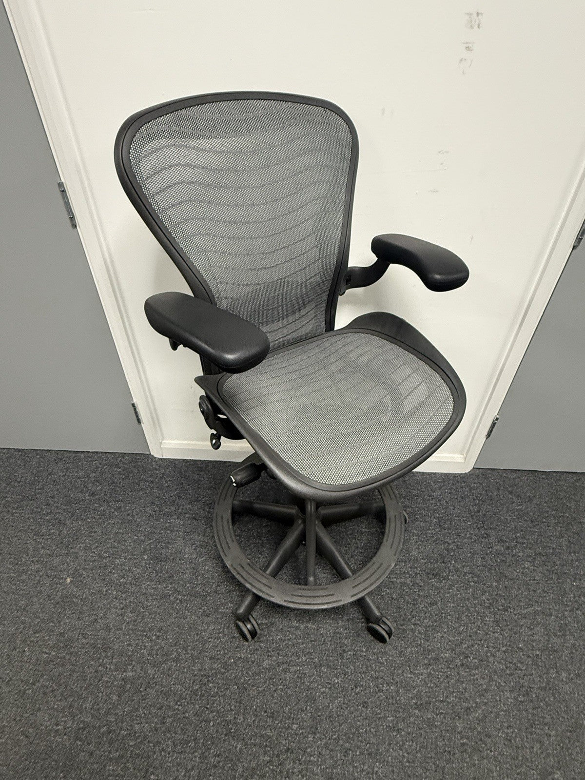 Herman Miller Aeron Draughtsman Chair – Size B – Graphite – 2014