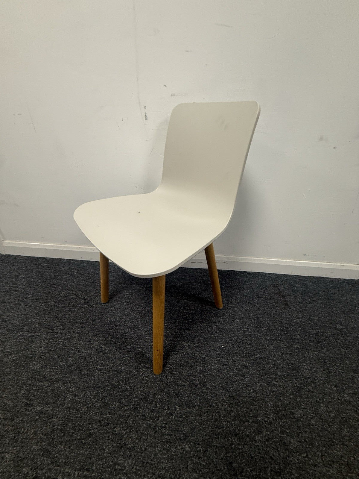 Vitra Hal Dining Chair 2019 In Warm Grey In Excellent Condition Free Delivery