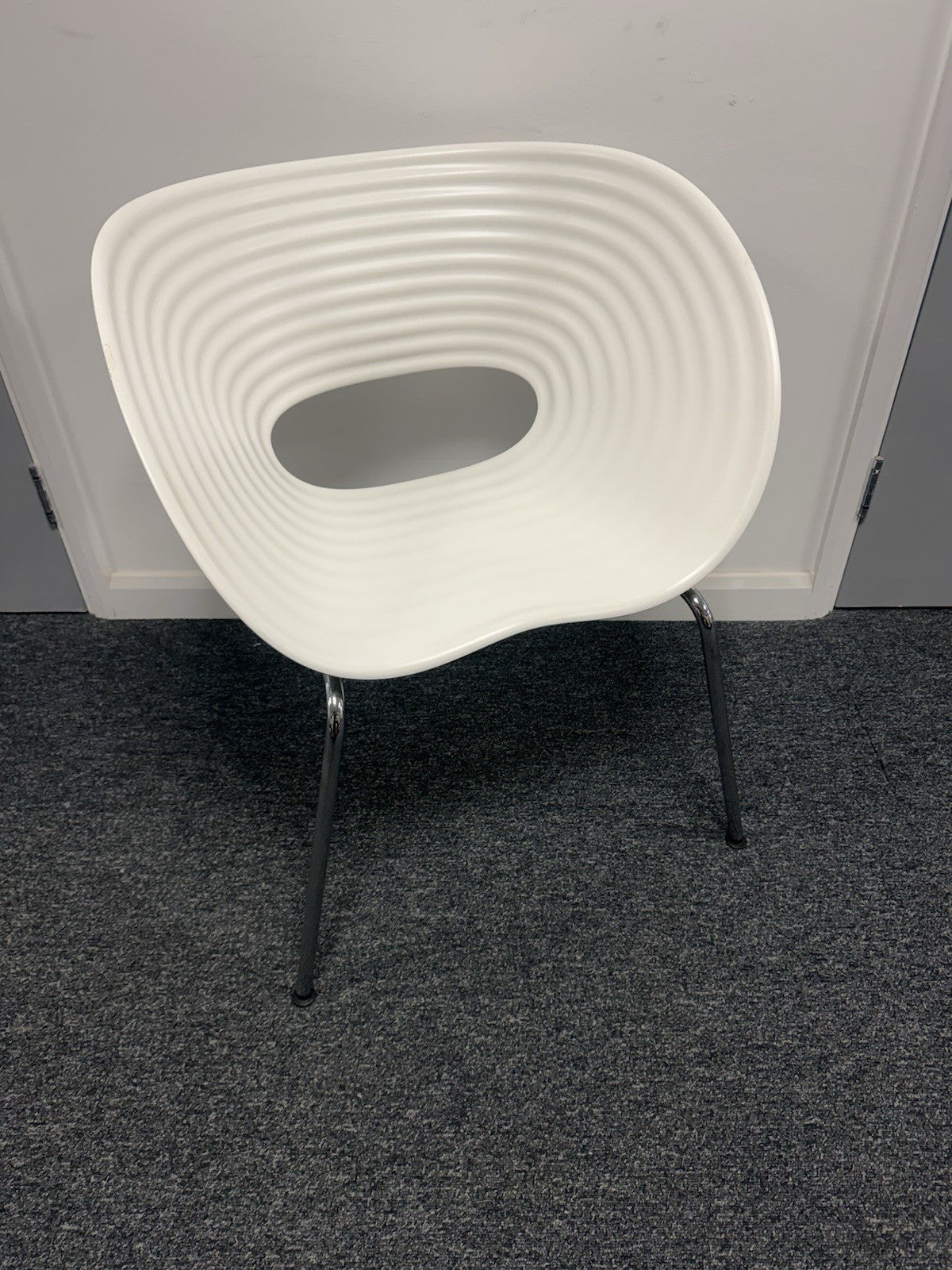 Vitra Tom Vac Chair by Ron Arad – White – Original Designer Chair