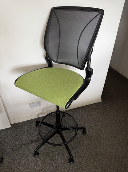 Humanscale Diffrient World Drafting Chair Mesh Back Green Seat Adjustable