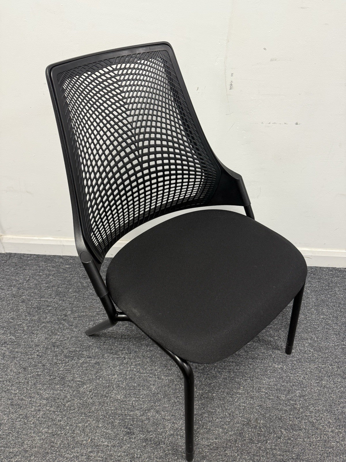 🔥 Herman Miller SAYL Triflex 4-Leg Stacking Chair – Designer Office Seating 🔥