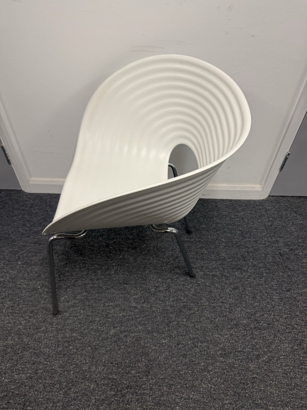 Vitra Tom Vac Chair by Ron Arad – White – Original Designer Chair