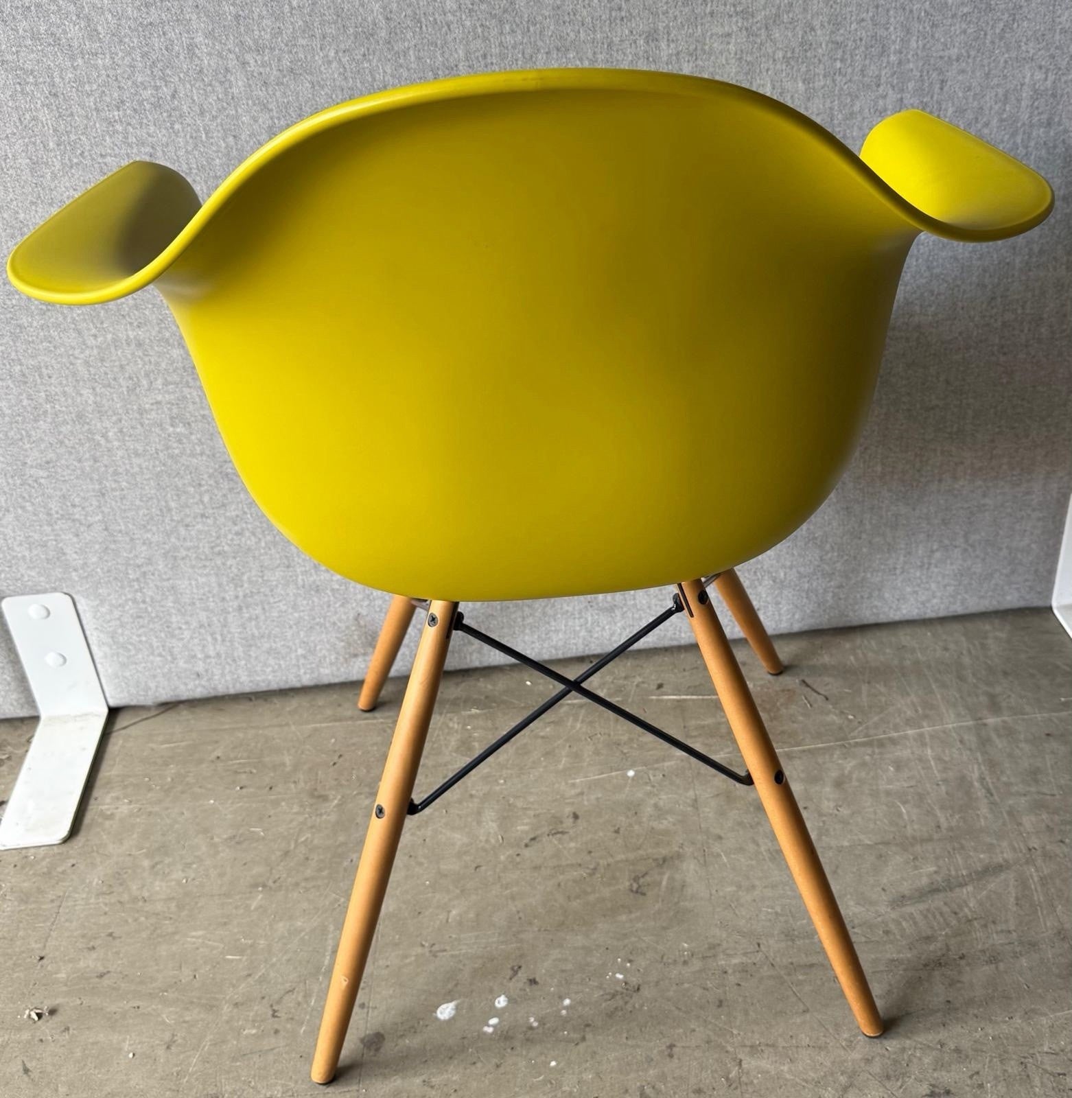 Eames RE DAW Armchair Hopsak Yellow Pastel Green Wooden Base Designer Chair