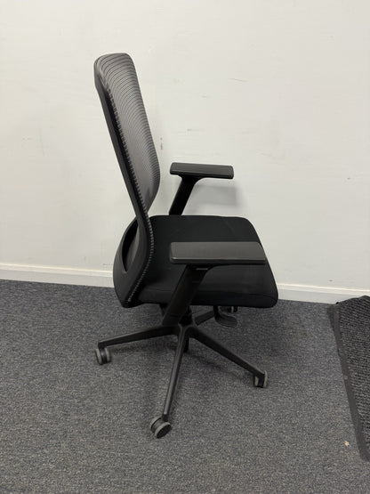 Verco Max 1_AA Hi Back Task Chair With Height Adjustable Arms