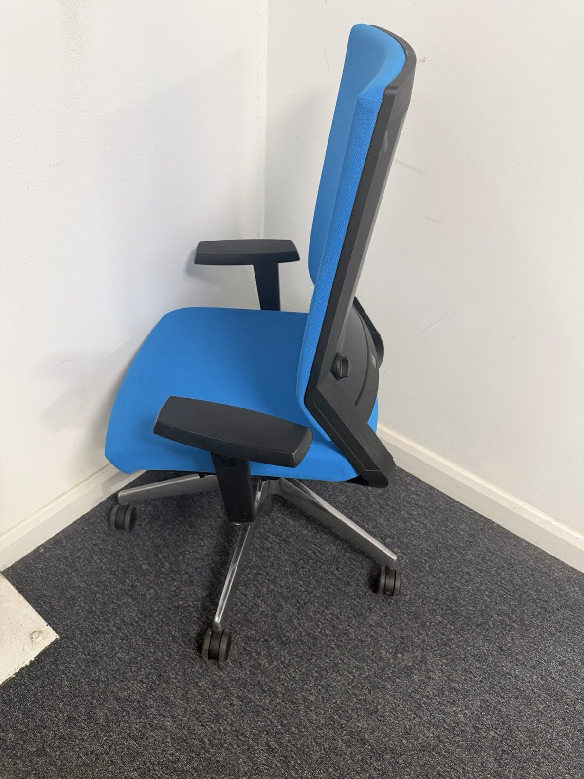 Elite I-Sit Ergonomic Office Chair Blue Fabric Adjustable Arms Task Office Chair