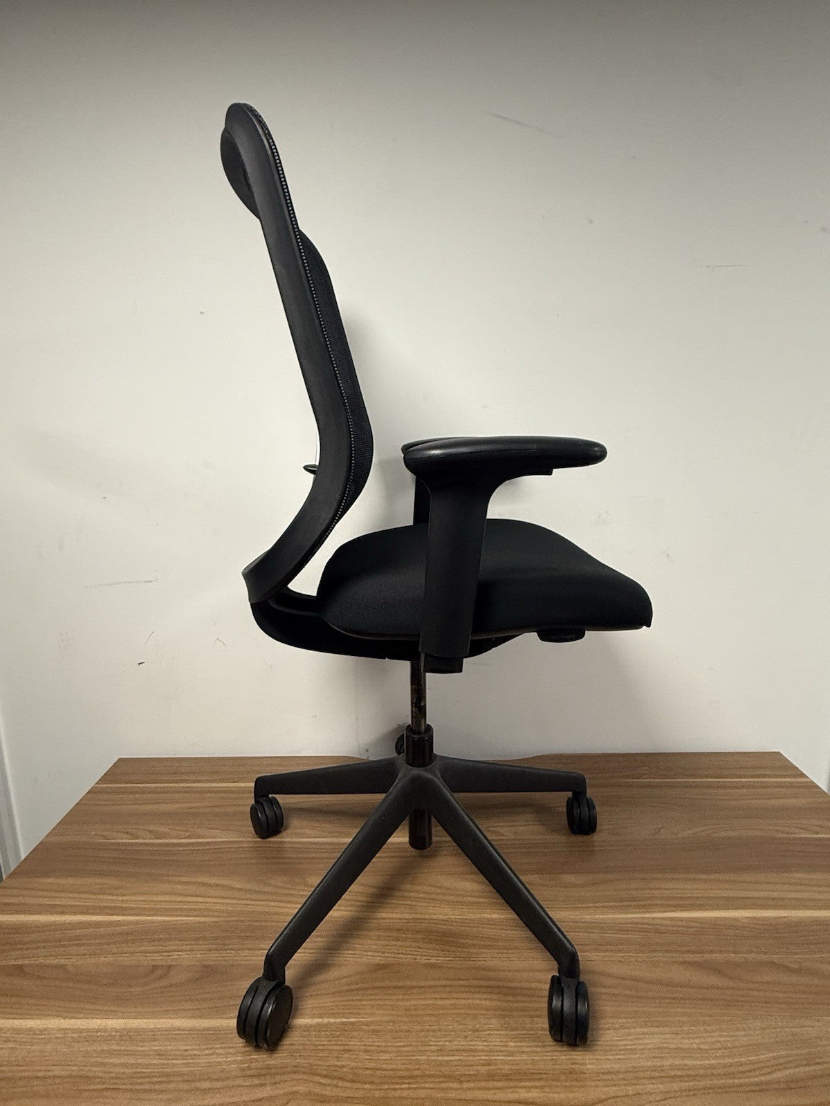 Orangebox Do Task Chair Black Mesh Back Adjustable Swivel Office Chair VGC