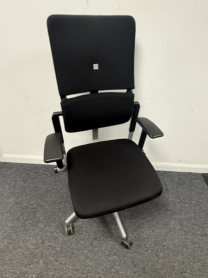 Steelcase Please V2 Executive task ChairFinished in Xtreme Havana Black