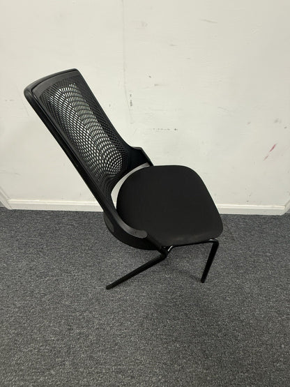 🔥 Herman Miller SAYL Triflex 4-Leg Stacking Chair – Designer Office Seating 🔥