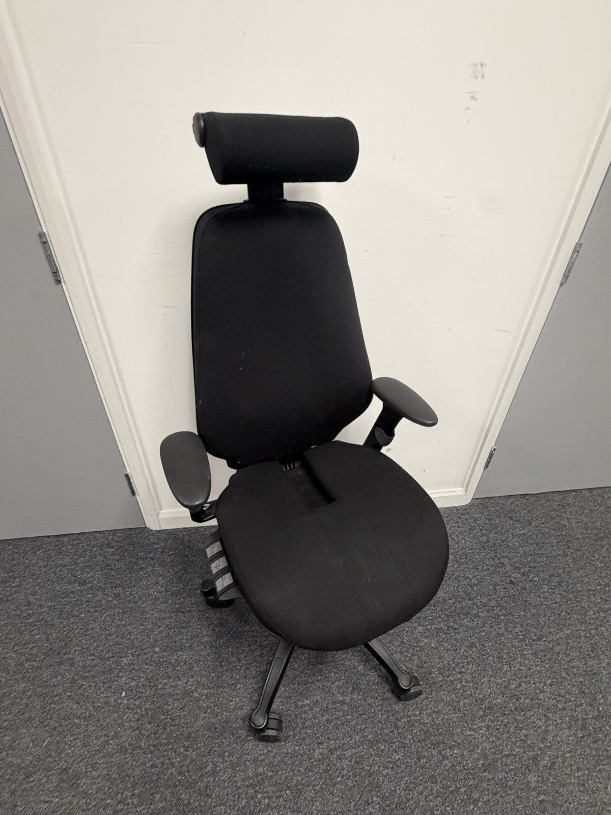 RH400 Ergo Chair with Coccyx Support Comfortable, Adjustable Excellent Condition