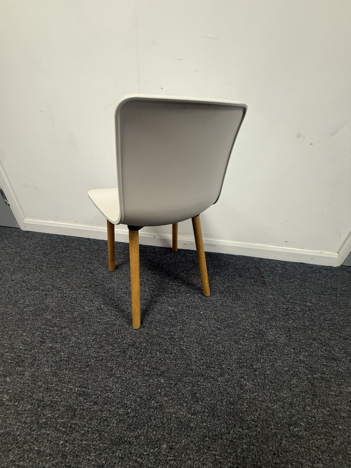 Vitra Hal Dining Chair 2019 In Warm Grey In Excellent Condition Free Delivery