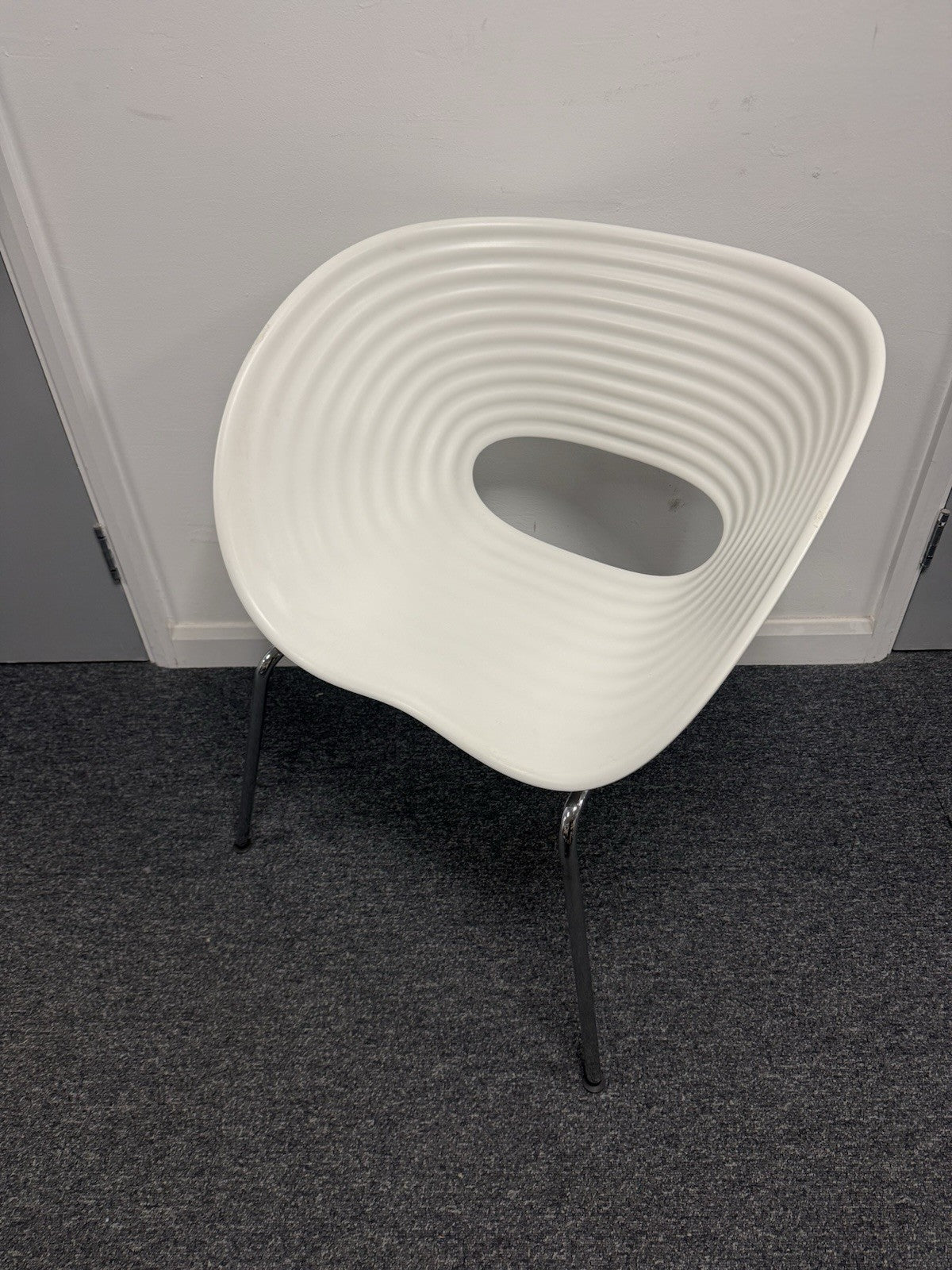Vitra Tom Vac Chair by Ron Arad – White – Original Designer Chair