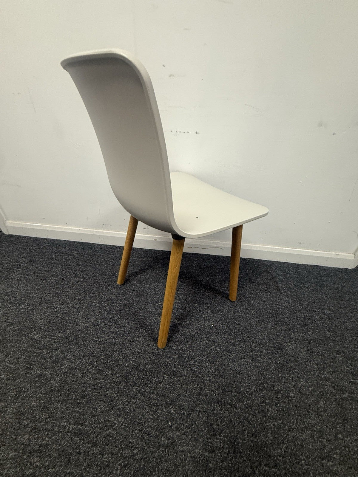 Vitra Hal Dining Chair 2019 In Warm Grey In Excellent Condition Free Delivery