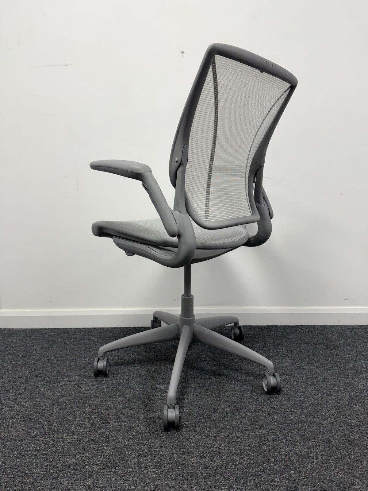 HUMANSCALE Diffrient World Office Swivel Task Chair Ergonomic Grey 