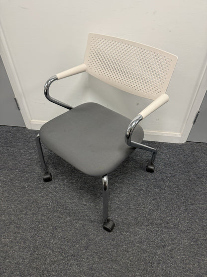 Vitra Visaroll Chairs – Set of 4 – Stacking / Mobile – Office / Meeting Chairs