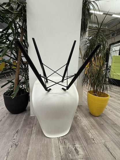 Vitra Eames Plastic Side Chair DSW in Cotton White & black maple legs 