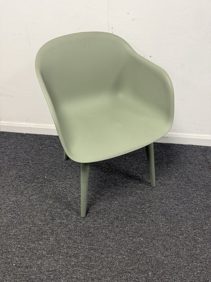 Muuto Visu Lounge Chair – Green – Scandinavian Design Muted Green Tone