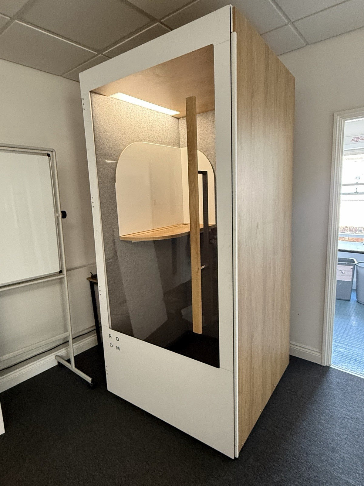 ROOM Acoustic Office Phone Booth Meeting Pod Privacy Booth Call Pod Oak White