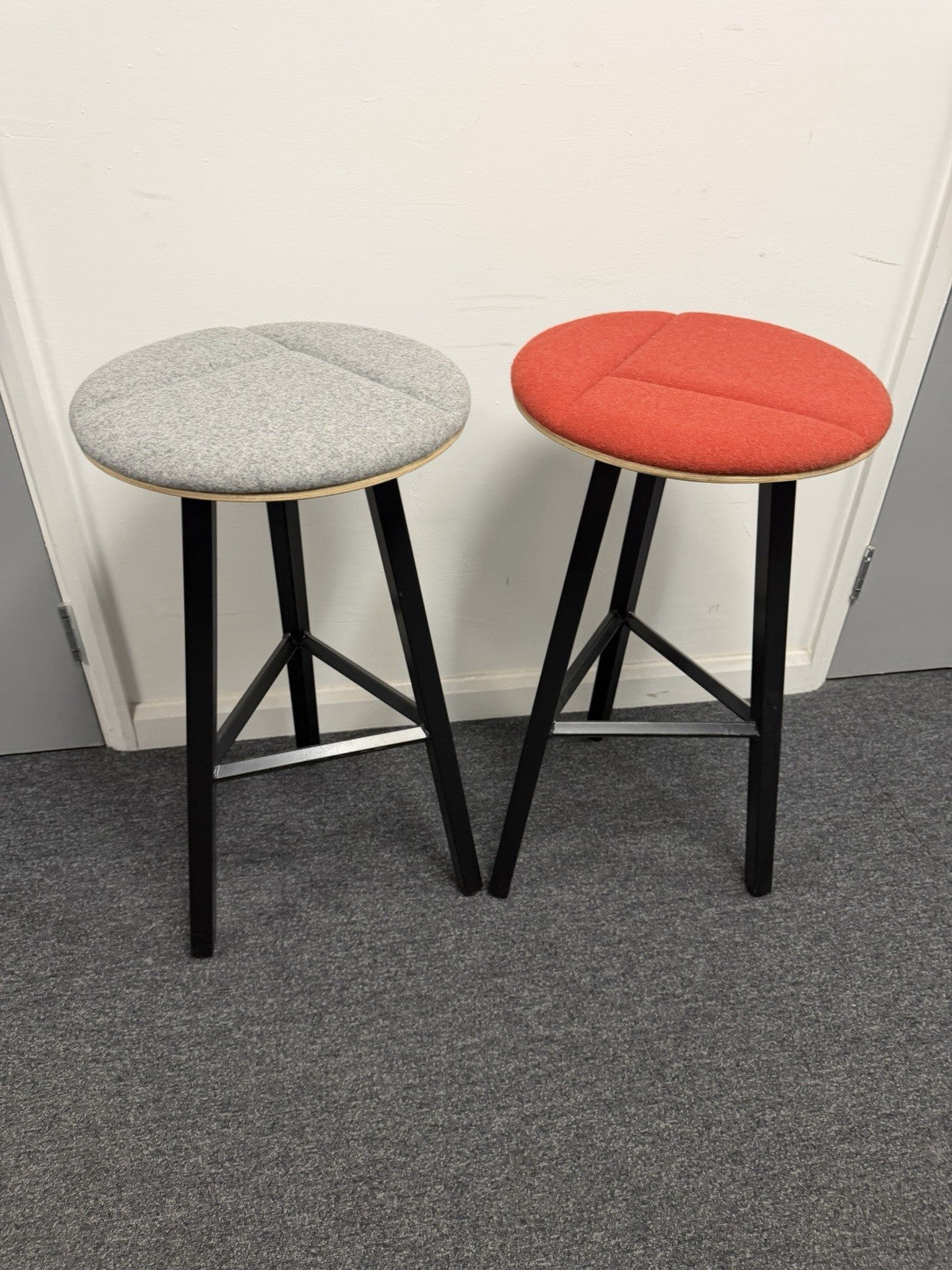 Frovi Relic High Stool Modern Designer Bar Stool Grey/Orange